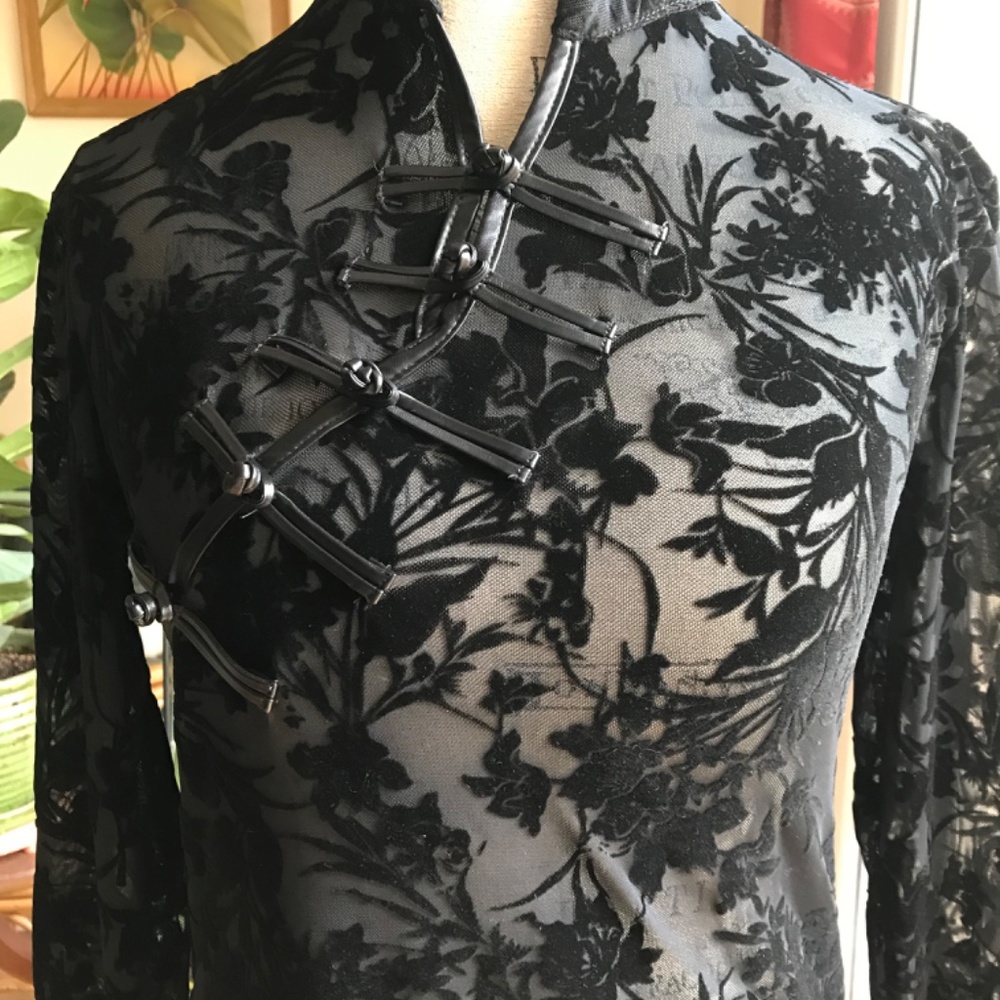 Cheongsam Goth Stretchy Flocked Top w/ Faux Leather Closures NWOTs Tag L, but M - Picture 3 of 7
